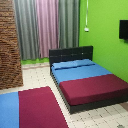 Kuala Besut Jetty Budget Hotel Ain - In Front Of Kuala Besut Jetty Exterior foto